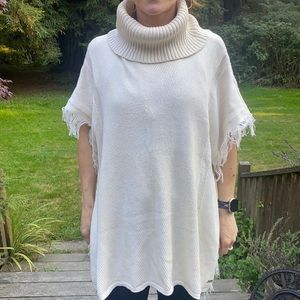 Eddie Bauer 🧶 knit turtle neck poncho Ivory Size XS